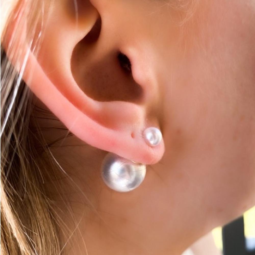 Reversible Pearl Earrings - Picture 3 of 5